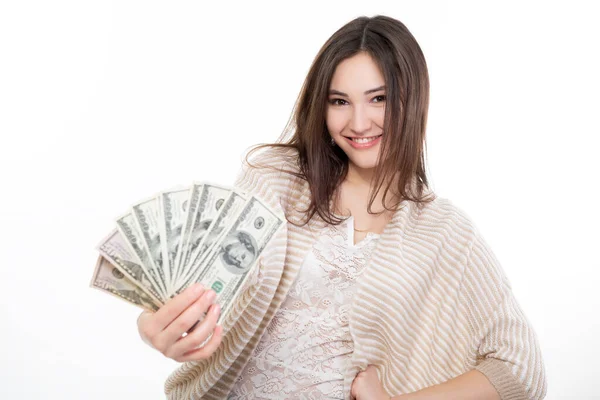 Χαρούμενη Χαρούμενη Χαμογελαστή Ελκυστική Νεαρή Γυναίκα Που Κρατάει Μετρητά Και — Φωτογραφία Αρχείου