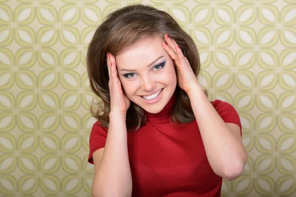 Young Smiling Ecstatic Woman Looking Camera Room Vintage Wallpaper Retro — Stock Photo, Image