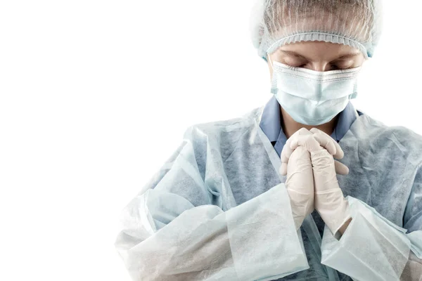 코로나 바이러스 대유행의 개념입니다 마스크를 장갑을 환자들에 기도하는 의사나 간호사 — 스톡 사진