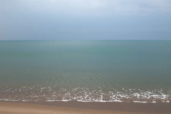 Mar Antes Chuva Fundo Natureza Bonita Aquamarine Cores Água Céu — Fotografia de Stock