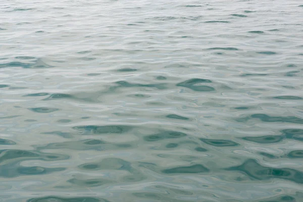 Superfície Água Mar Com Pequenas Ondas Calmas Reflexão Fundo Água — Fotografia de Stock