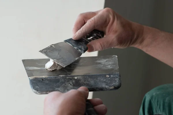 Worker Putsty Plasterboard Ceiling New Building Repairman Works Plasterboard Plastering — Stock Photo, Image