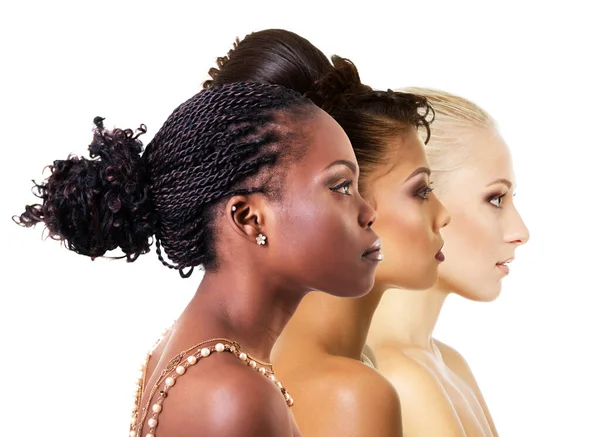 Multiethnisches Schönheitskonzept Frauen Verschiedener Ethnischer Zugehörigkeit Afrikanerinnen Asiatinnen Kaukasierinnen Attraktive — Stockfoto