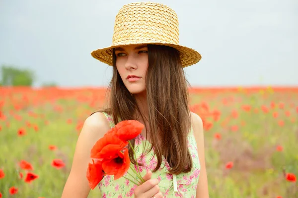 Young Beautiful Woman Wearing Straw Hat Green Dress Walking Poppy — Stock Photo, Image