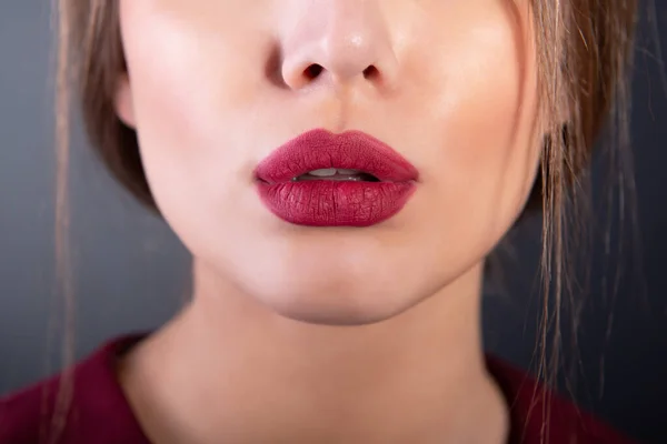 Untere Hälfte Des Weiblichen Gesichts Mit Leicht Axialem Mund Sexy — Stockfoto