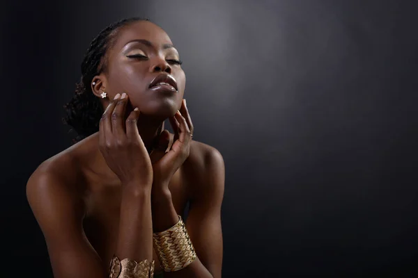 Gorgeous Young African American Woman Looking Copy Space Black Background — Stock Photo, Image