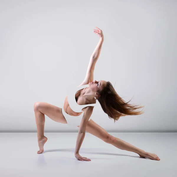 Dansen Jonge Mooie Sierlijke Vrouw Met Perfecte Slanke Sportieve Body — Stockfoto