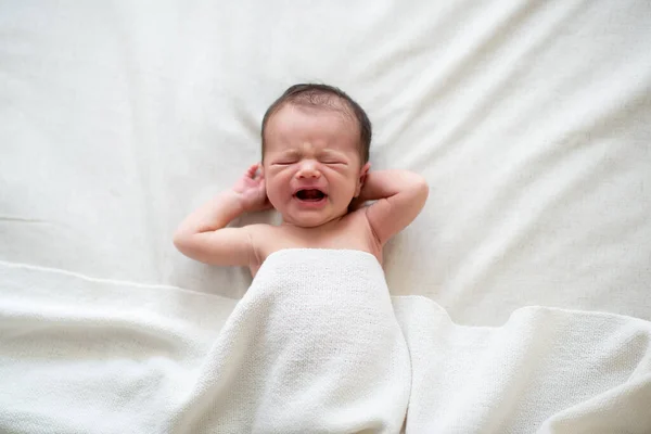 New Born Baby Girl Shouts Crying Bed — Stock Photo, Image