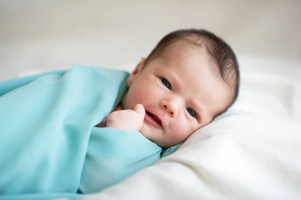 New Born Baby Girl Smiling Looking Camera Cute Little Kid — Stock Photo, Image