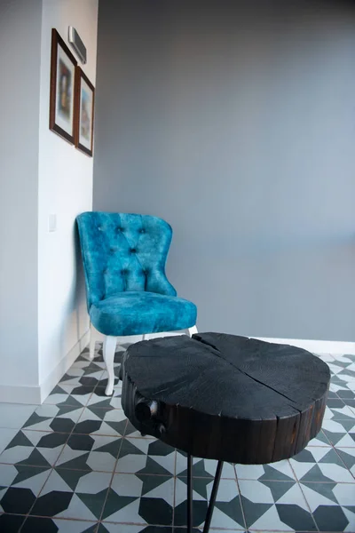 Modern Design Interieur Met Elegante Blauwe Stoel Retro Stijl Zwarte — Stockfoto