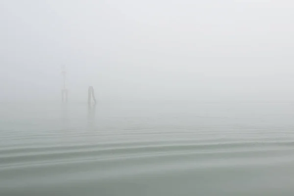 Mar Tempo Nevoeiro Ilha Italiana Burano Província Veneza Itália — Fotografia de Stock