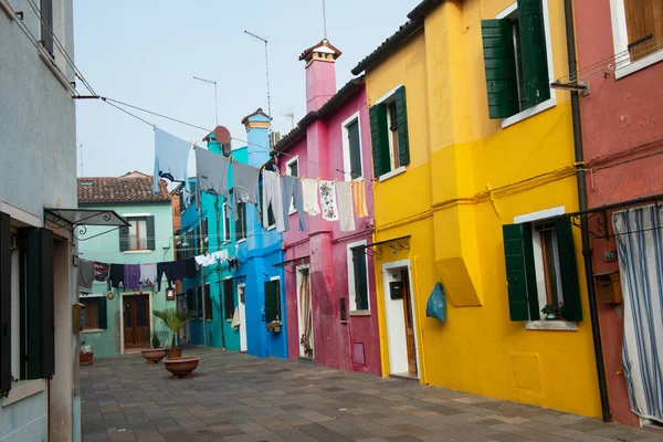 Casas Coloridas Ilha Italiana Burano Província Veneza Itália Edifícios Multicoloridos — Fotografia de Stock