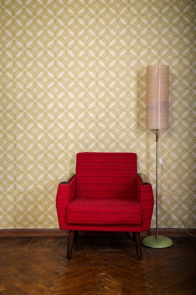 Chambre Vintage Avec Fauteuil Ancienne Lampe Standart Vieux Papier Peint — Photo