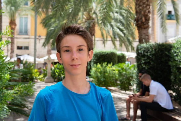 Adolescent Garçon Ans Garçon Posant Sur Rue Été Alicante Espagne — Photo