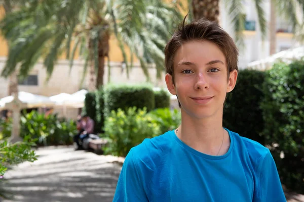 Adolescente Niño Años Posando Sobre Calle Verano Alicante España — Foto de Stock