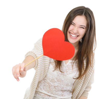 Kırmızı kalpli kız