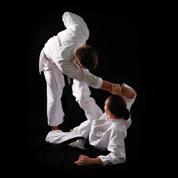 Bestrijding van karate paar — Stockfoto