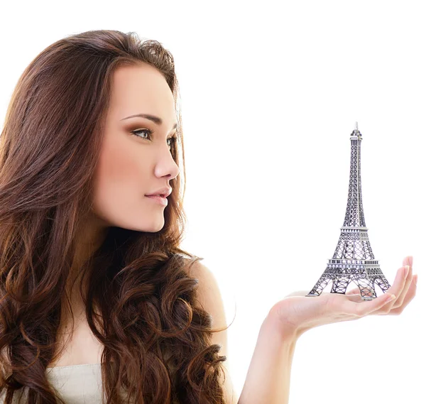 Frau mit Eiffelturm — Stockfoto