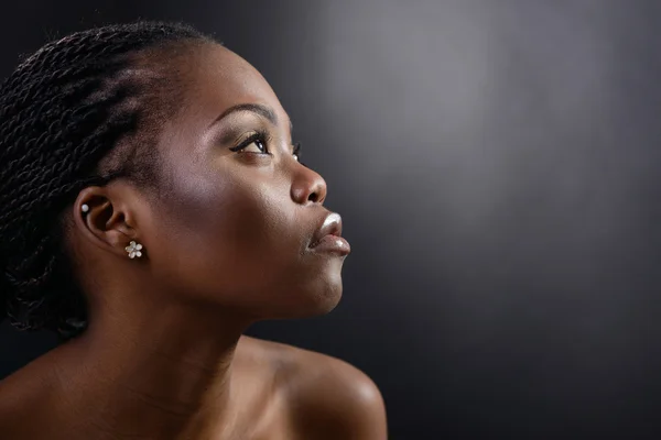 Hermosa mujer africana —  Fotos de Stock