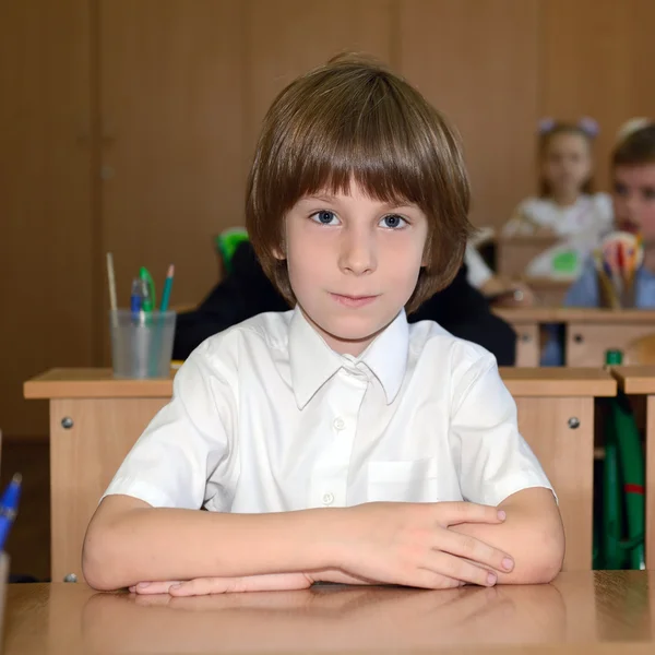 Écolier à salle de classe — Photo