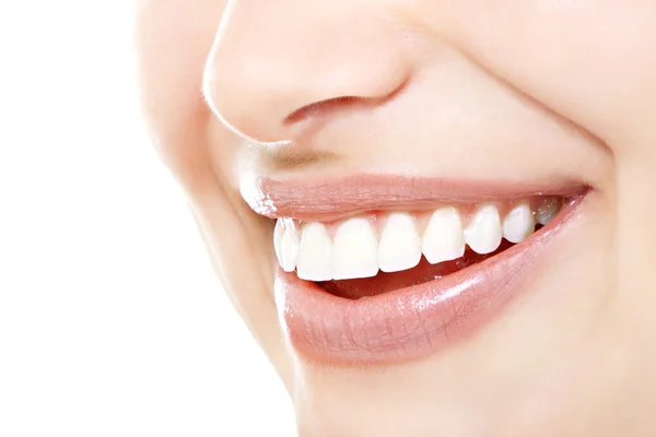 Vrouw met grote gezonde witte tanden — Stockfoto