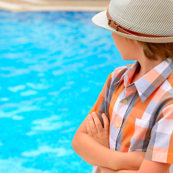 Мальчик в шляпе
