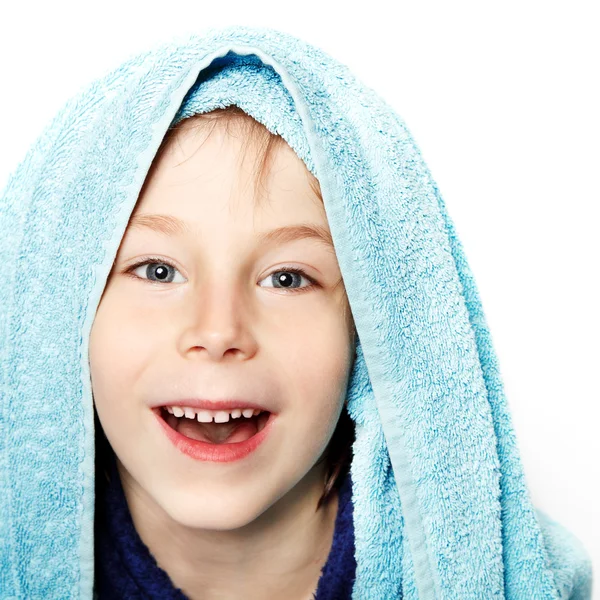 Mały chłopiec po prysznic ręcznik — Zdjęcie stockowe