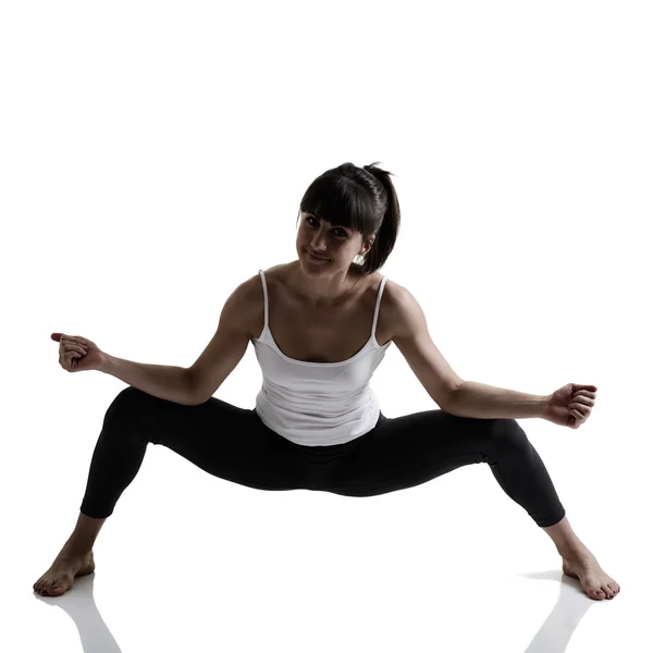 Donna che fa yoga — Foto Stock