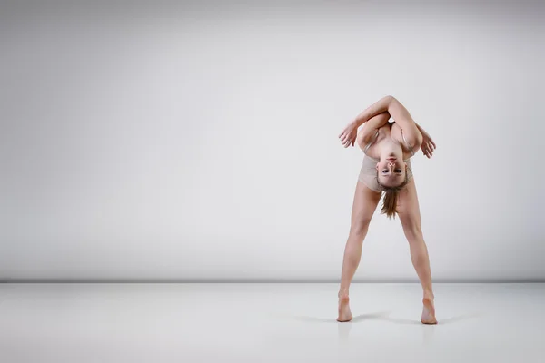 Tiener dansende meisje — Stockfoto