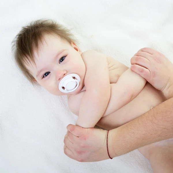 Söt baby massage — Stockfoto