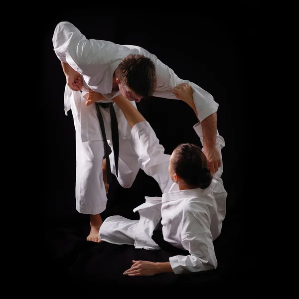 Fighting karate couple — Stock Photo, Image