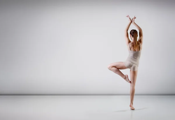 Teen dancing girl — Stock Photo, Image