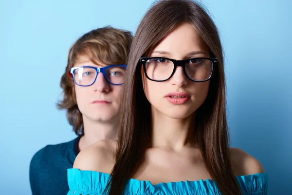 Casal jovem na moda — Fotografia de Stock