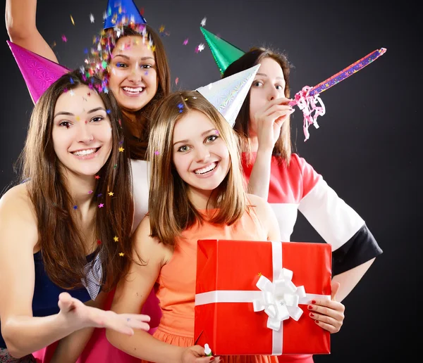 Mädchen auf Geburtstagsparty — Stockfoto