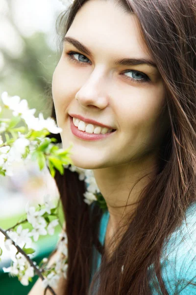 Spring    young  woman — Stock Photo, Image