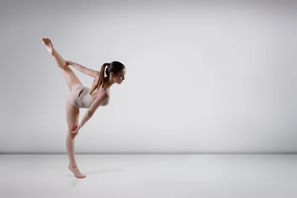 Danser tiener meisje — Stockfoto