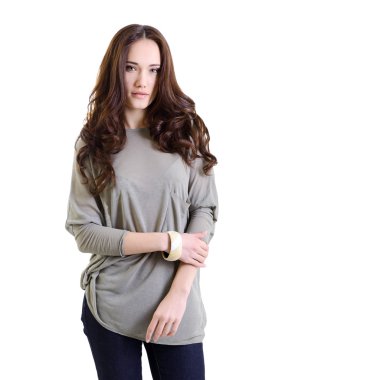 güzel genç esmer kadın