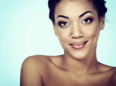 kadın güzel makyaj