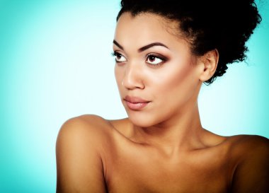 kadın güzel makyaj