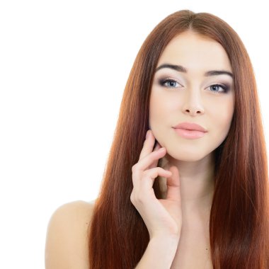 Kızıl saçlı ve mavi gözlü kadın