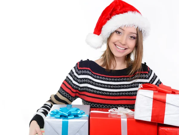 Mujer de Navidad sosteniendo cajas regalo — Foto de Stock