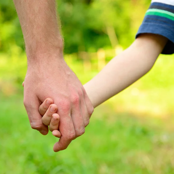 Vater führte sein Kind — Stockfoto