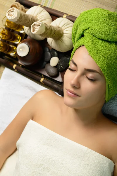 Woman in spa environment — Stock Photo, Image