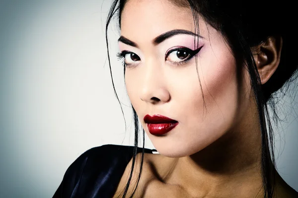 Beautiful asian woman's portrait — Stock Photo, Image