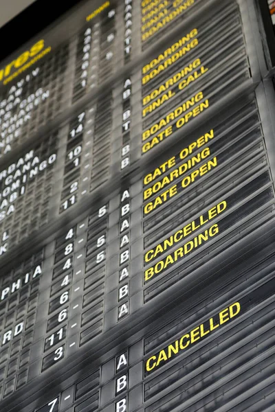 Embarque Aeroporto Terminal Com Informações Voo — Fotografia de Stock