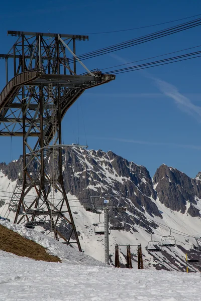 Construction pour cabine de ski avec gondole — Photo