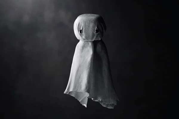 Fantasma Branco Fundo Escuro — Fotografia de Stock