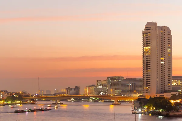 Bangkok kvällen och floder — Stockfoto