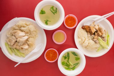 Singapur tavuklu pilav