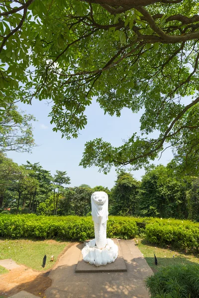 Merlion statue in park — Stock Photo, Image